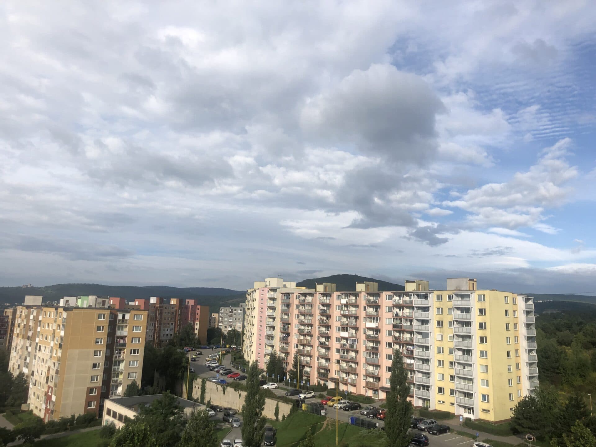 Dnes bude premenlivá oblačnosť, s teplotami do 24 stupňov