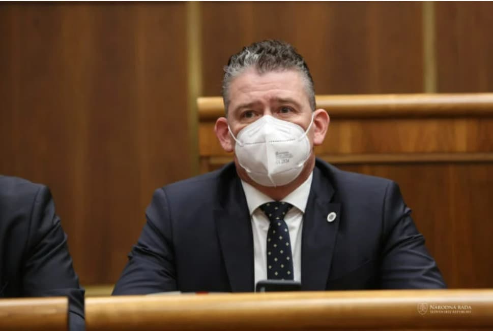 Pri nelegálnej migrácii je najdôležitejšia účinná ochrana vonkajšej hranice EÚ, tvrdí Mikulec