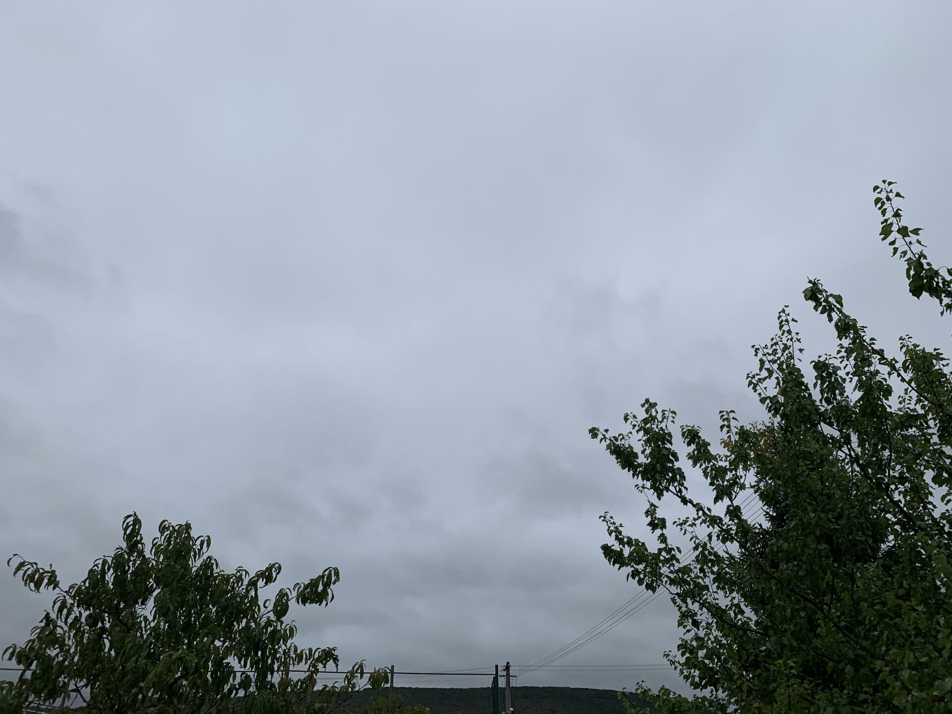 Dnes bude zamračené, ráno ojedinele hmla