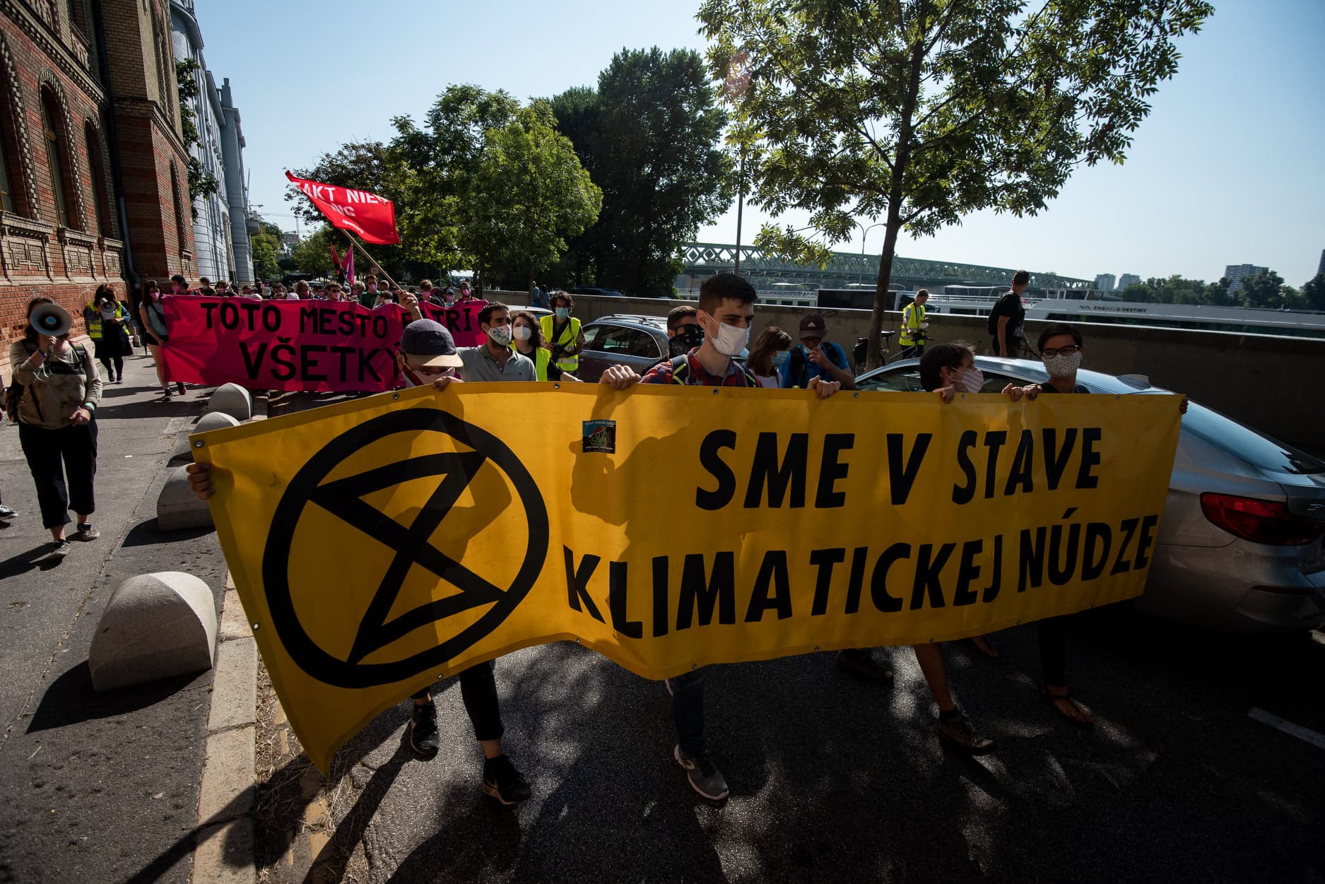 Na blokácii prístavu v Rotterdame sa podieľajú aj aktivisti zo Slovenska