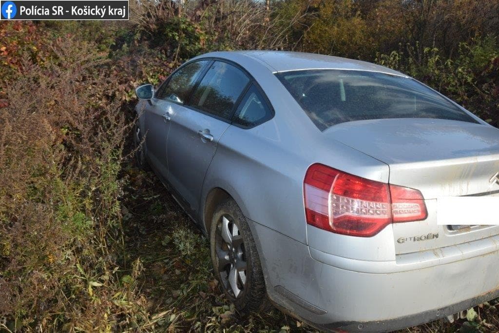 Nočné návštevy mladíkov stopli policajti