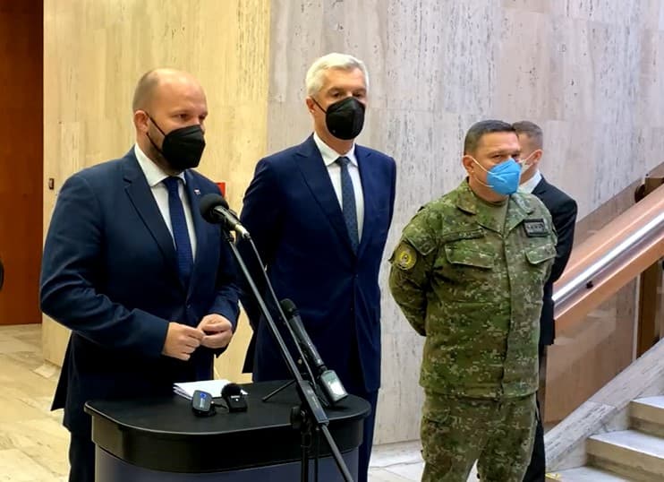 Väčšina poslancov EP obrannú dohodu s USA schvaľuje