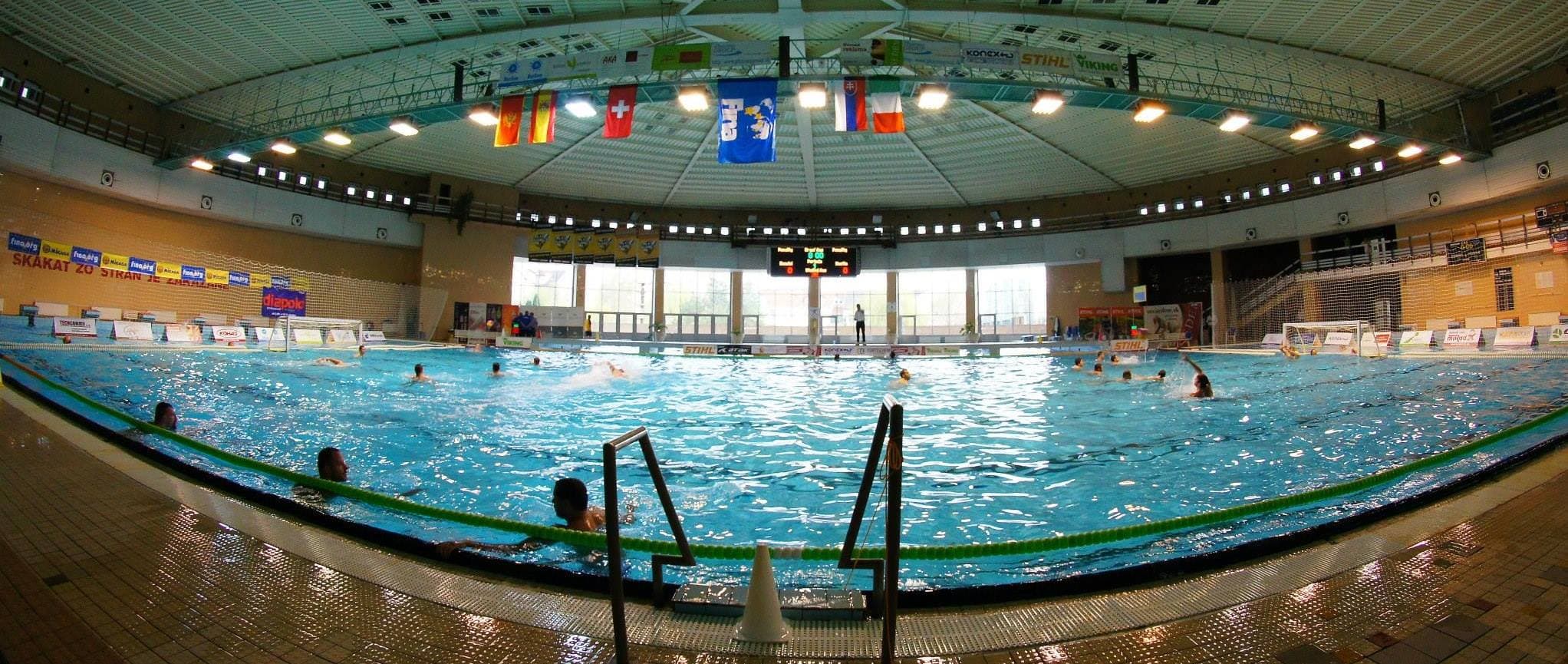 Mestská krytá plaváreň je pre verejnosť od dnešného dňa otvorená