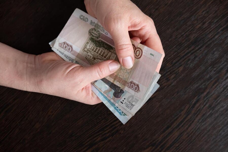Putin chce, aby „nepriateľské“ krajiny platili za ruský zemný plyn len v rubľoch