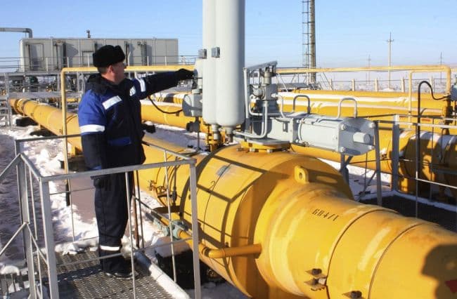 Podľa Mikloša by sa EÚ mala čo najrýchlejšie odstrihnúť od dovozu ruských energií