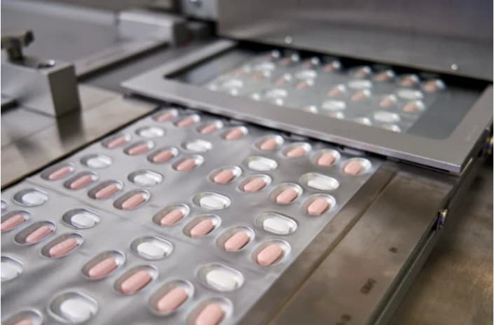 Lekárne dostanú vyše 4 tisíc balení antivirotických liekov proti COVID-19