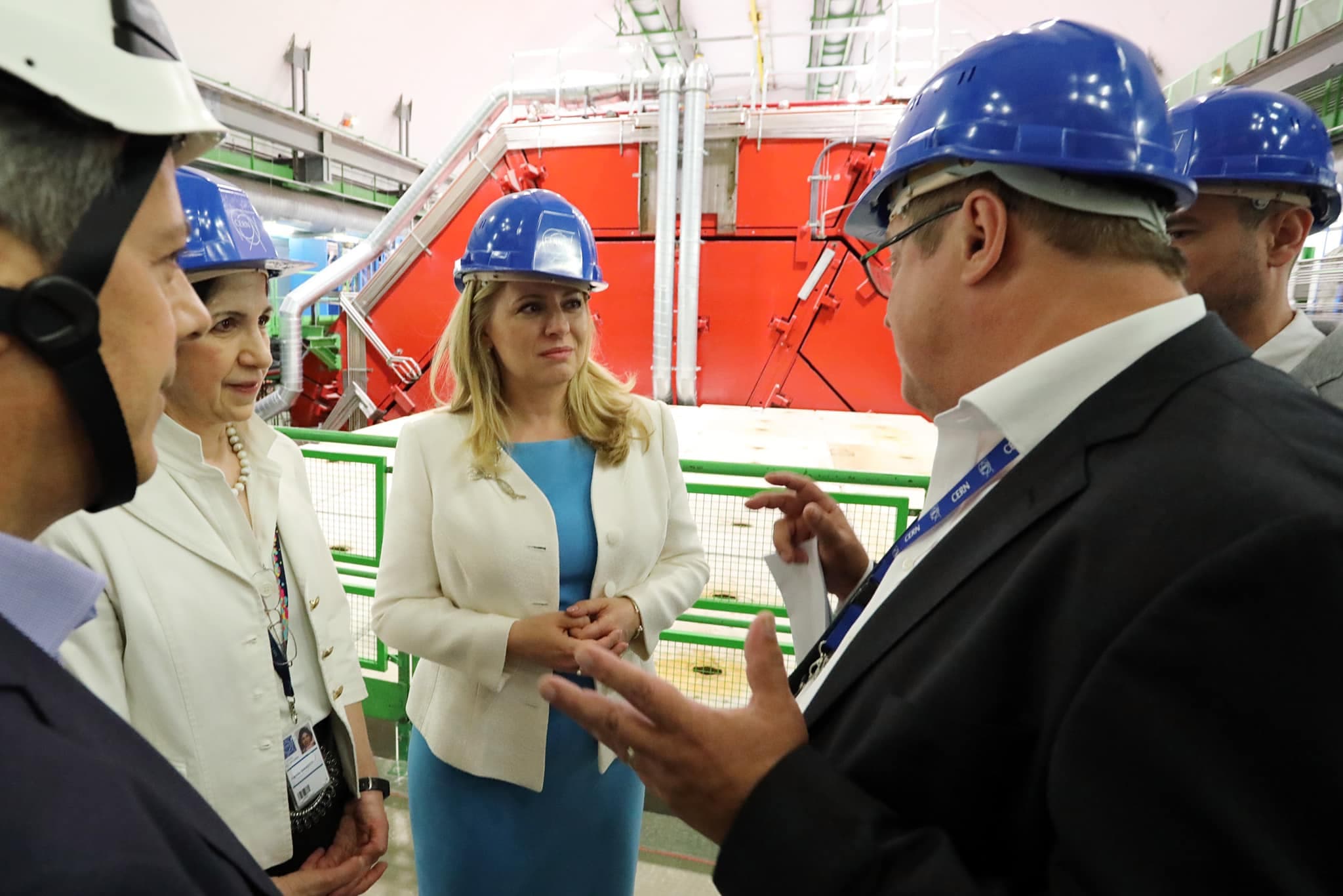 Čaputová navštívila slovenských vedcov a technológov v Ženeve (FOTO)