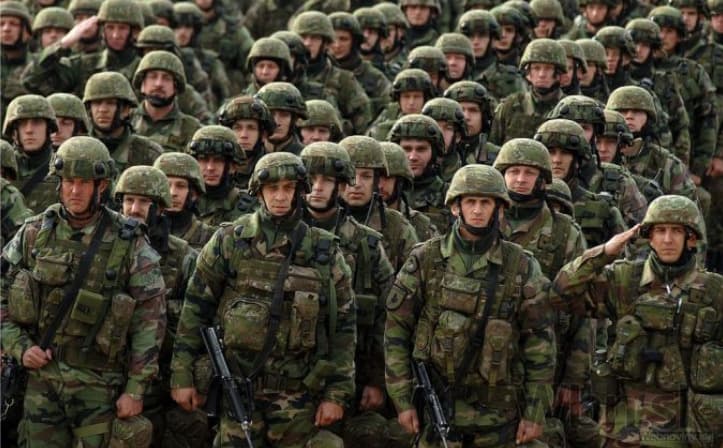 Na Slovensko príde do tritisíc vojakov NATO