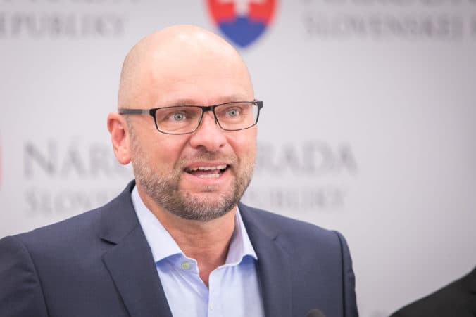 Nová atómová elektráreň na Slovensku by mala začať dodávať elektrinu v roku 2040, povedal Sulík