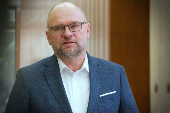 Minister Sulík má predložiť plán zabezpečenia dodávok plynu na Slovensko