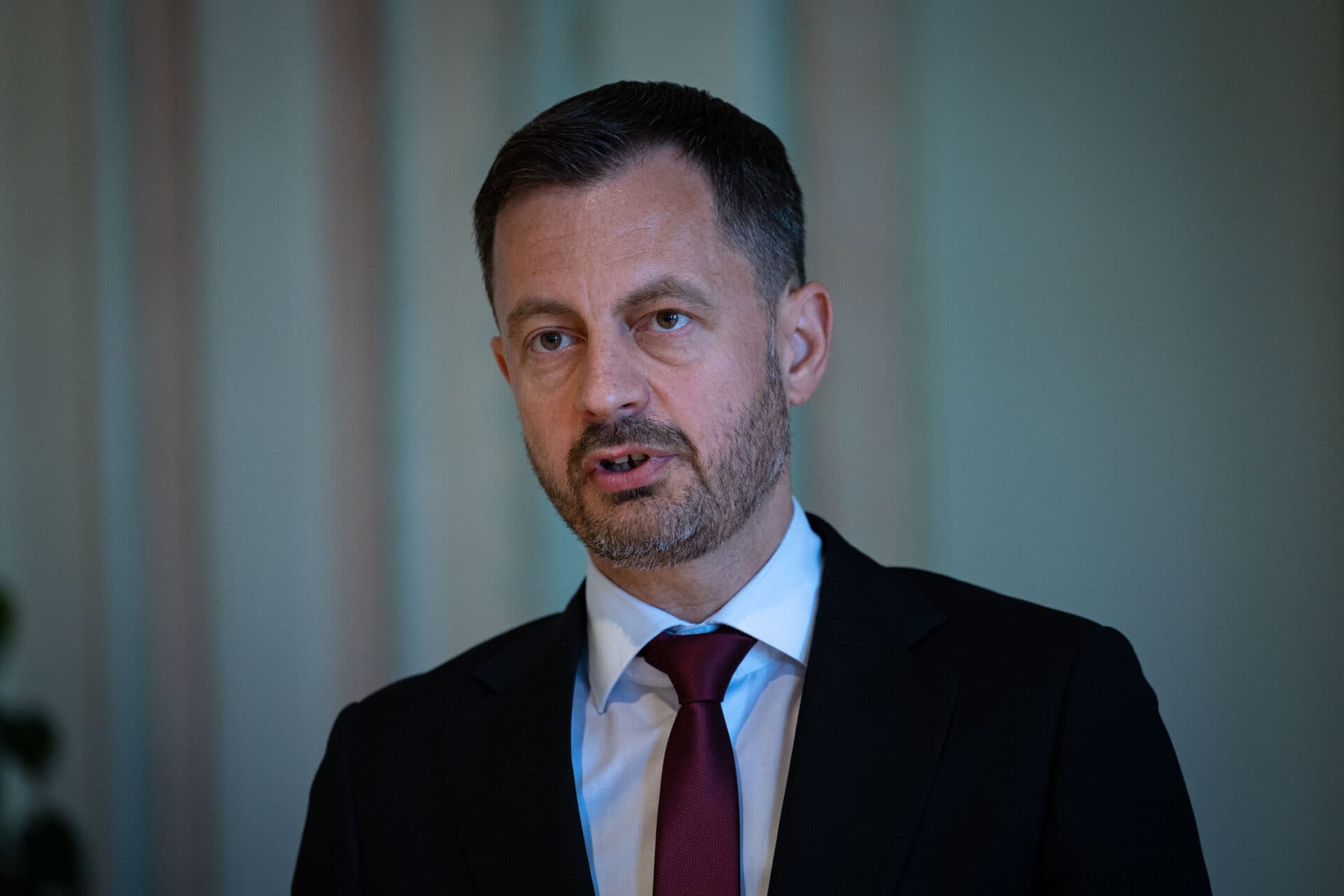 Ak premiér Heger nedokáže vládnuť, tak sa musí pratať do zabudnutia, tvrdí Baťo