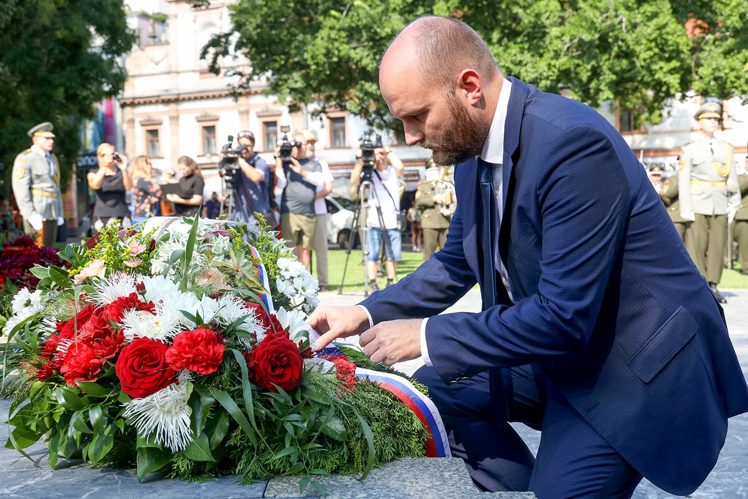 Minister Naď si uctil obete Slovenského národného povstania