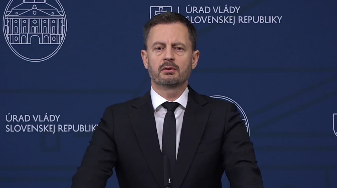 Na údajný vývoz súčiastok pre ruskú vojenskú techniku sa premiér bude pýtať aj Sulíka