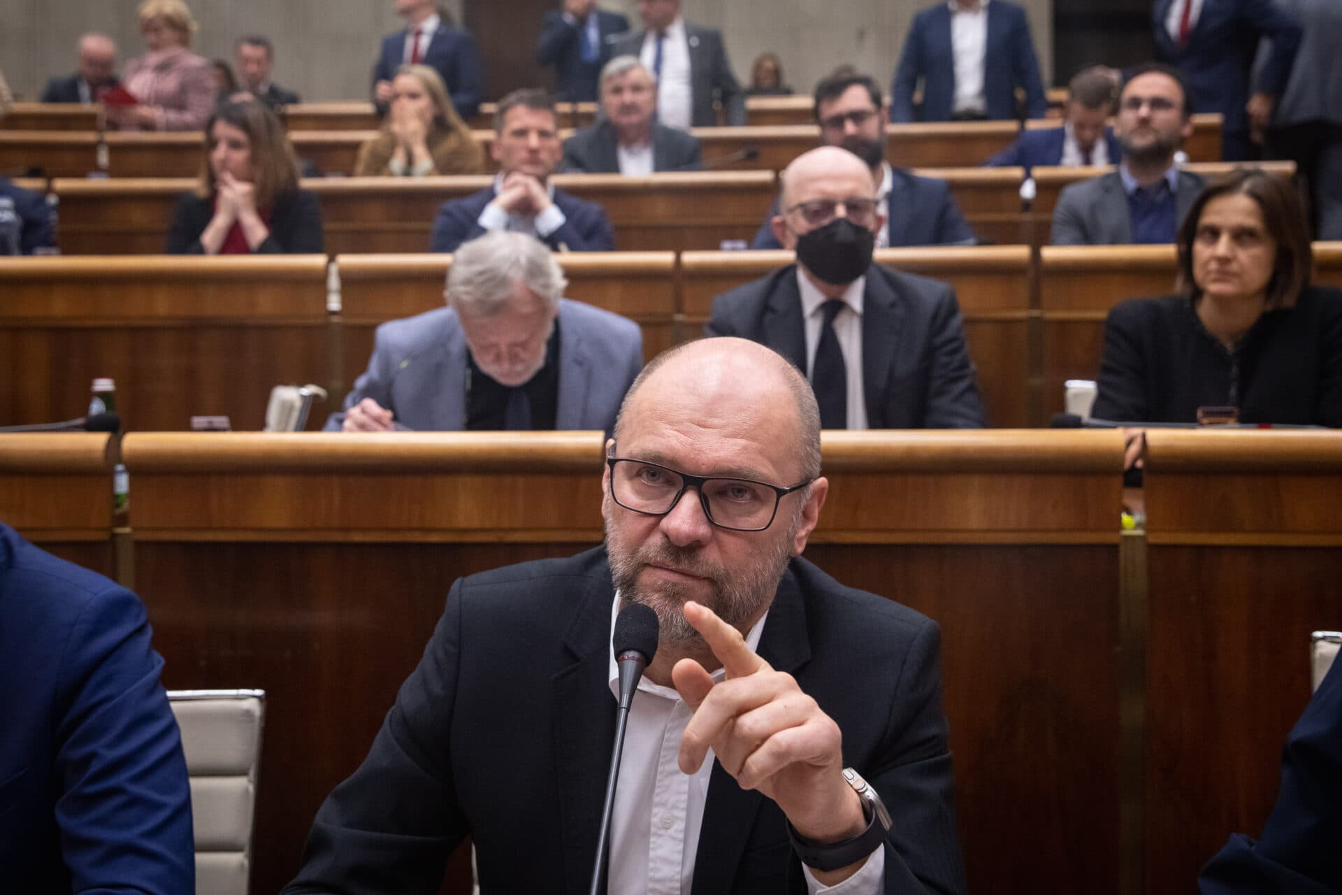 Predseda SaS bol dohodnutý so Šipošom, že hlasovanie posunú o dve hodiny, aby Matovič podal demisiu