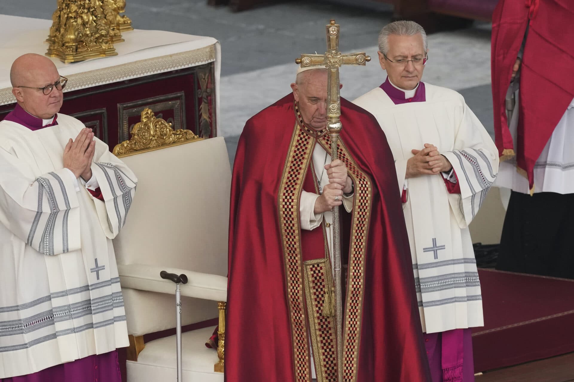 Fotografia k súvisiacemu článku Pápež František sa lúči s emeritným pápežom Benediktom XVI.