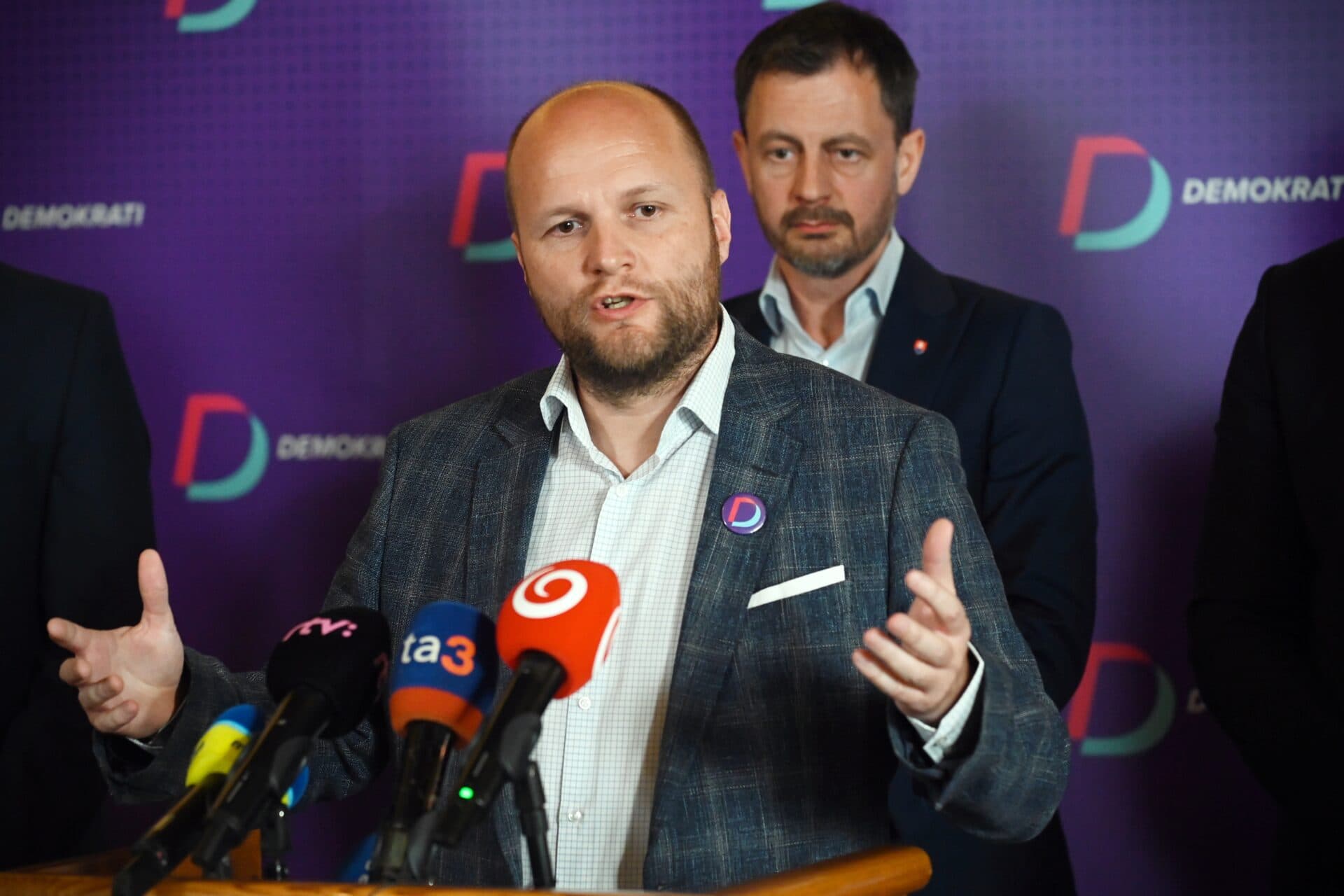 Septembrové predčasné parlamentné voľby by mohli byť zmanipulované, tvrdí Naď