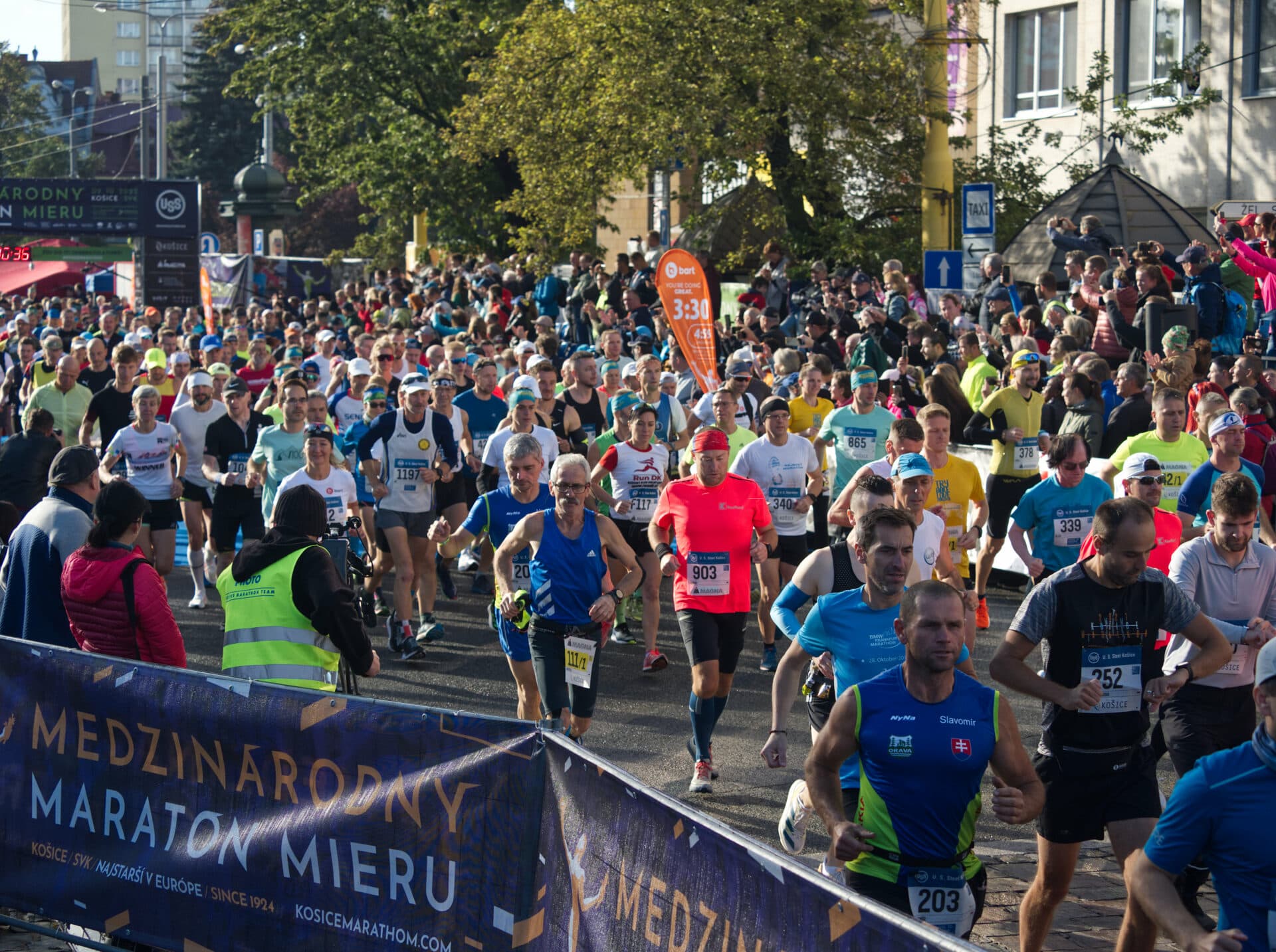 Maratón mieru je TU! Veľký PREHĽAD dopravných obmedzení a zmien v MHD
