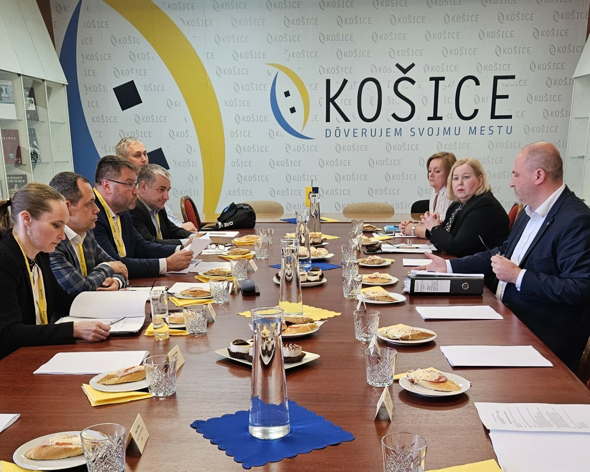Veľké výdavky, nedostatočné výsledky. Polaček chce riešiť výkon mestských častí
