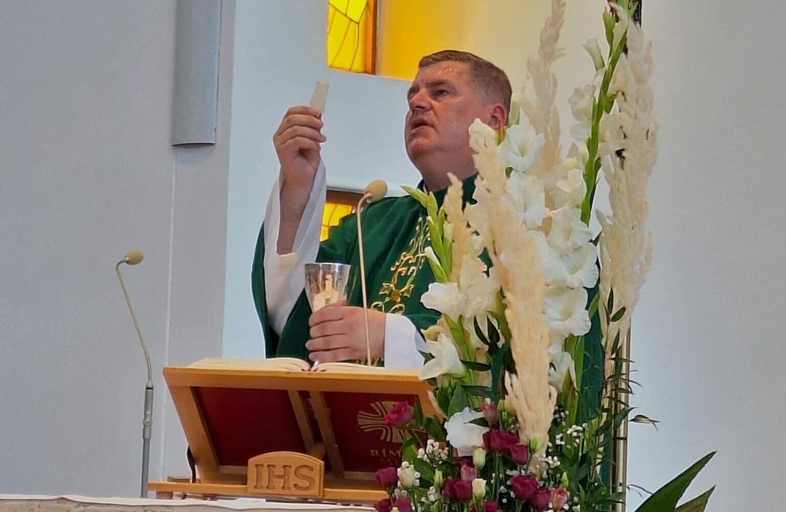 Zo sídliska Ťahanovce odchádza po 20 rokoch farár Vojtek. Dnes sa konala rozlúčková omša