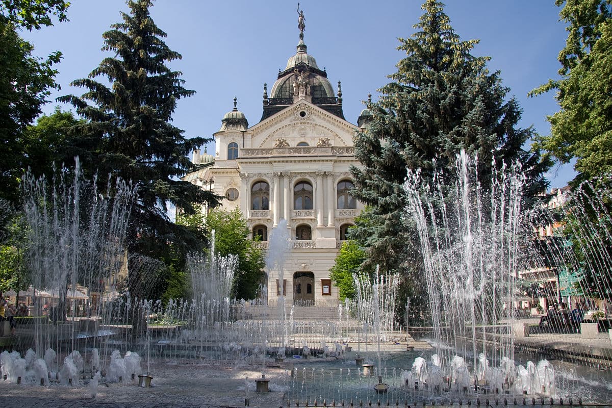 Spievajúcu fontánu si môžete vychutnávať v letnom režime už od ranných hodín