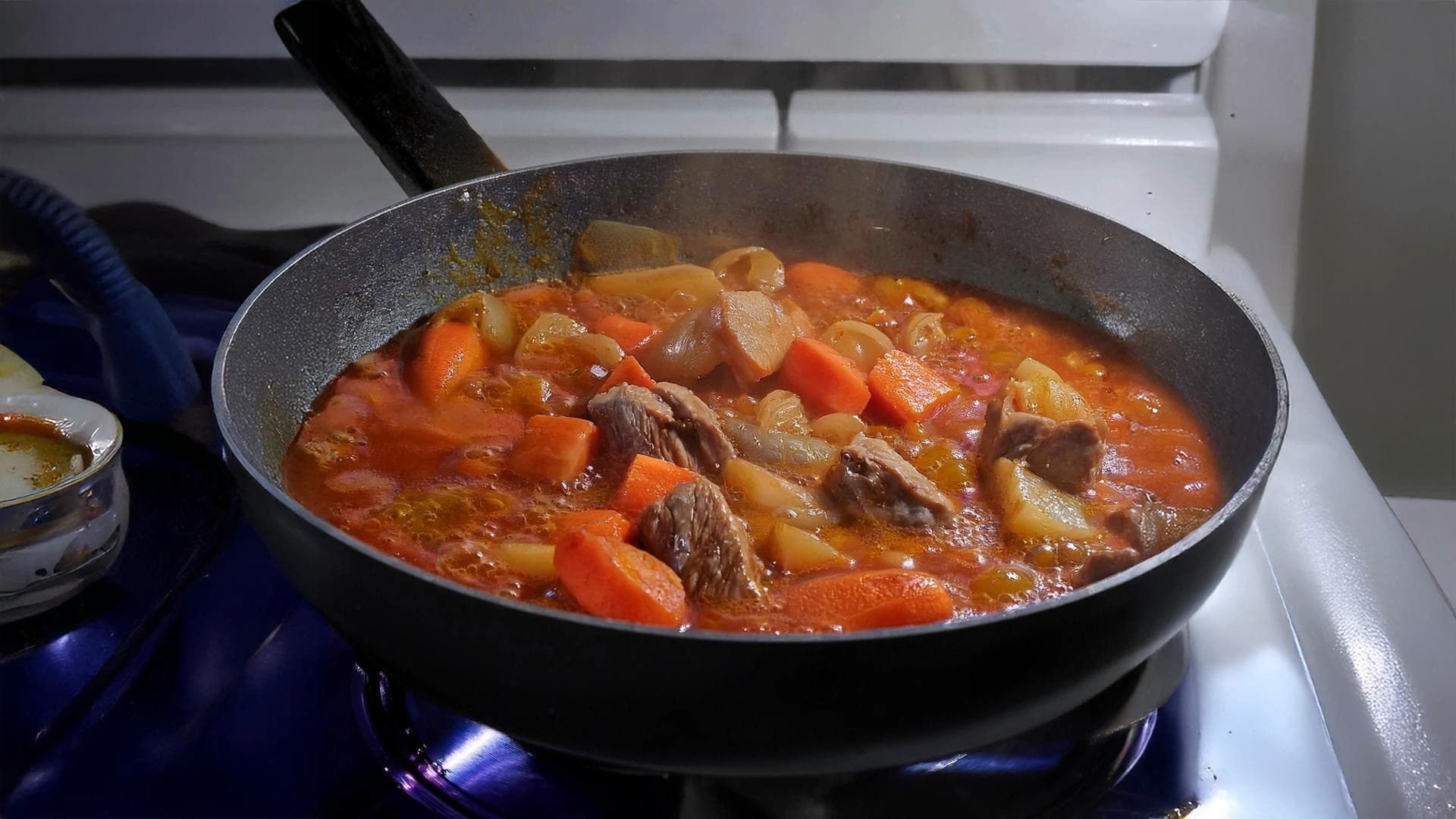 Tip na recept: Jahňacie ragú s červeným vínom a rozmarínom