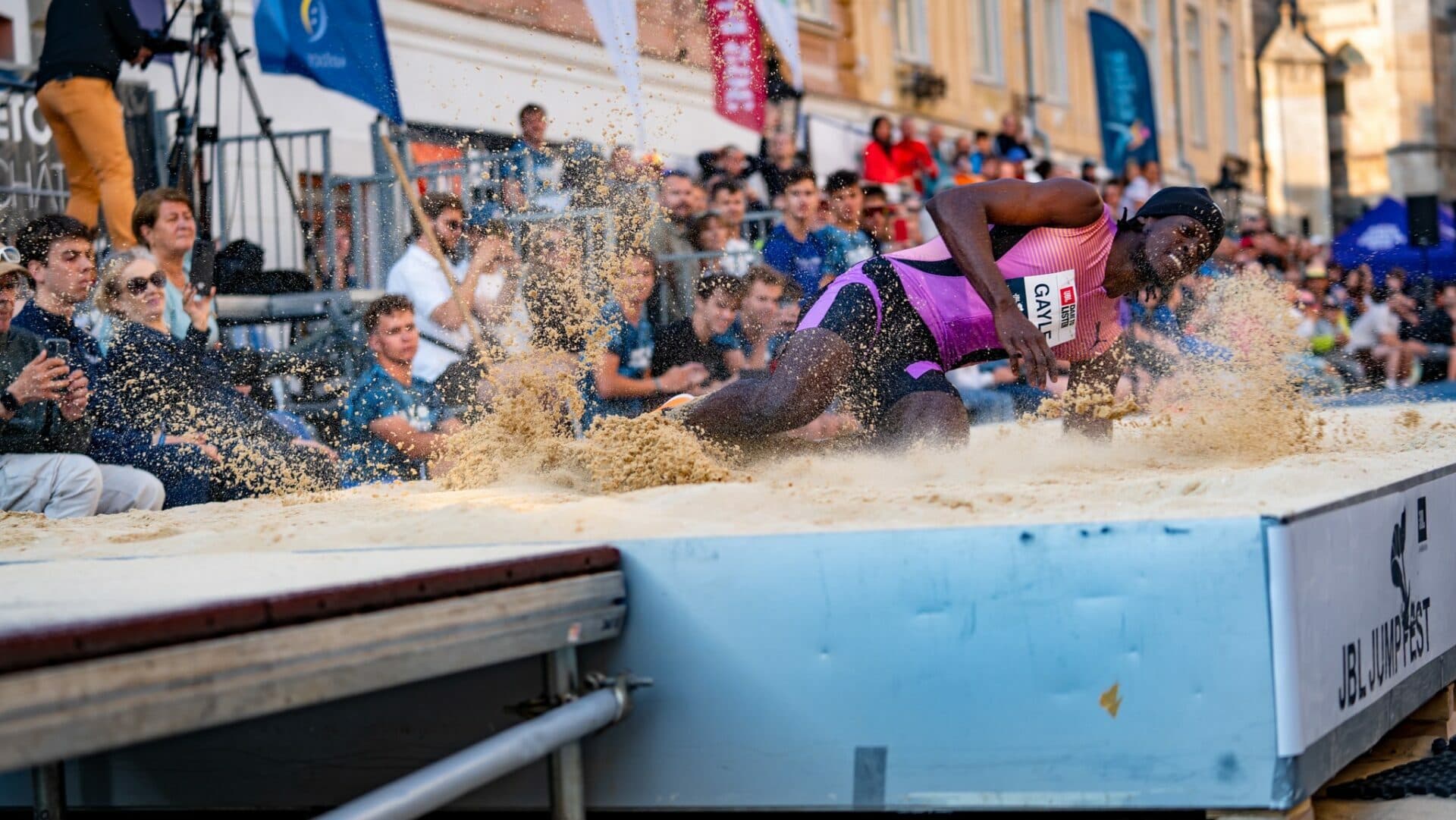 Fotografia k súvisiacemu článku Jamajčan Gayle predviedol v Košiciach prvý osemmetrový skok a vytvoril rekord mítingu