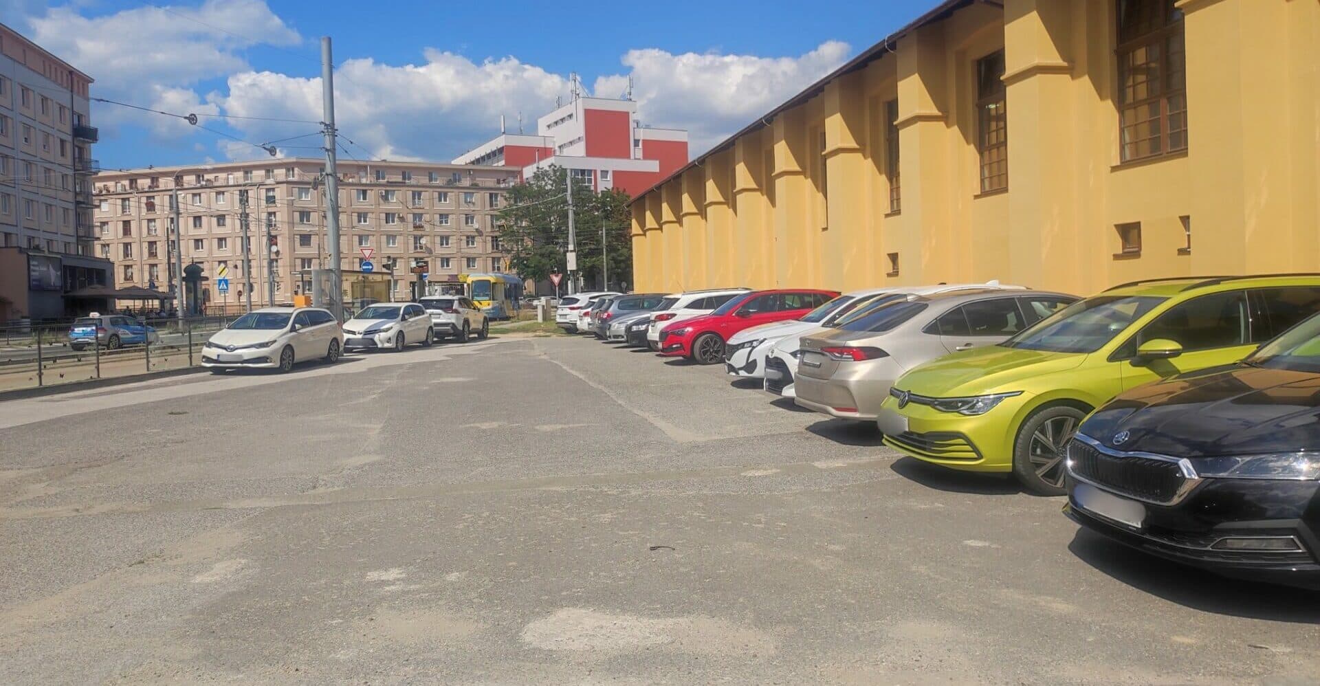Parkovisko pri Starej jazdiarni je od nedele uzavreté