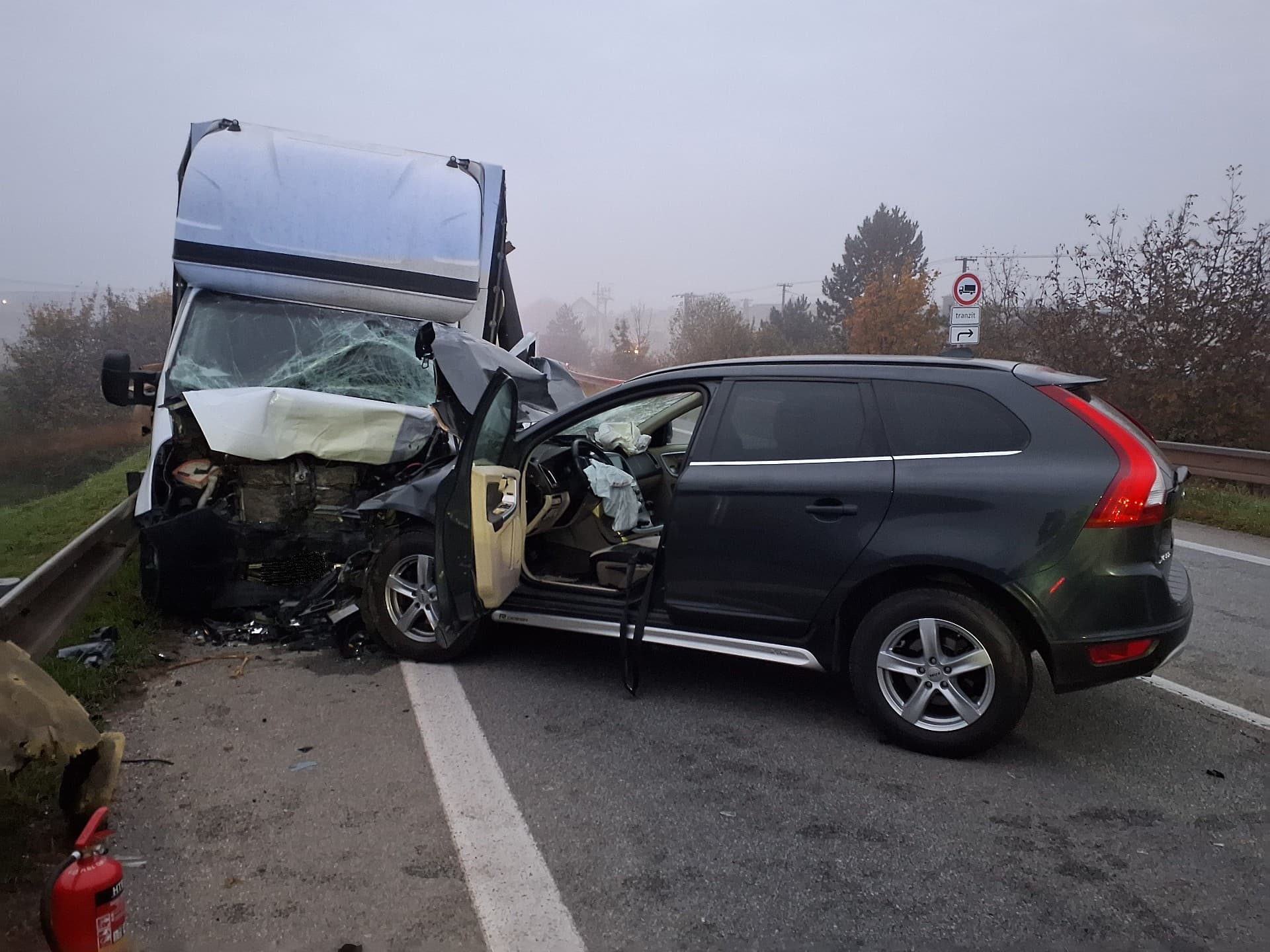 Dopravná nehoda pri Turni nad Bodvou si vyžiadala dvoch zranených