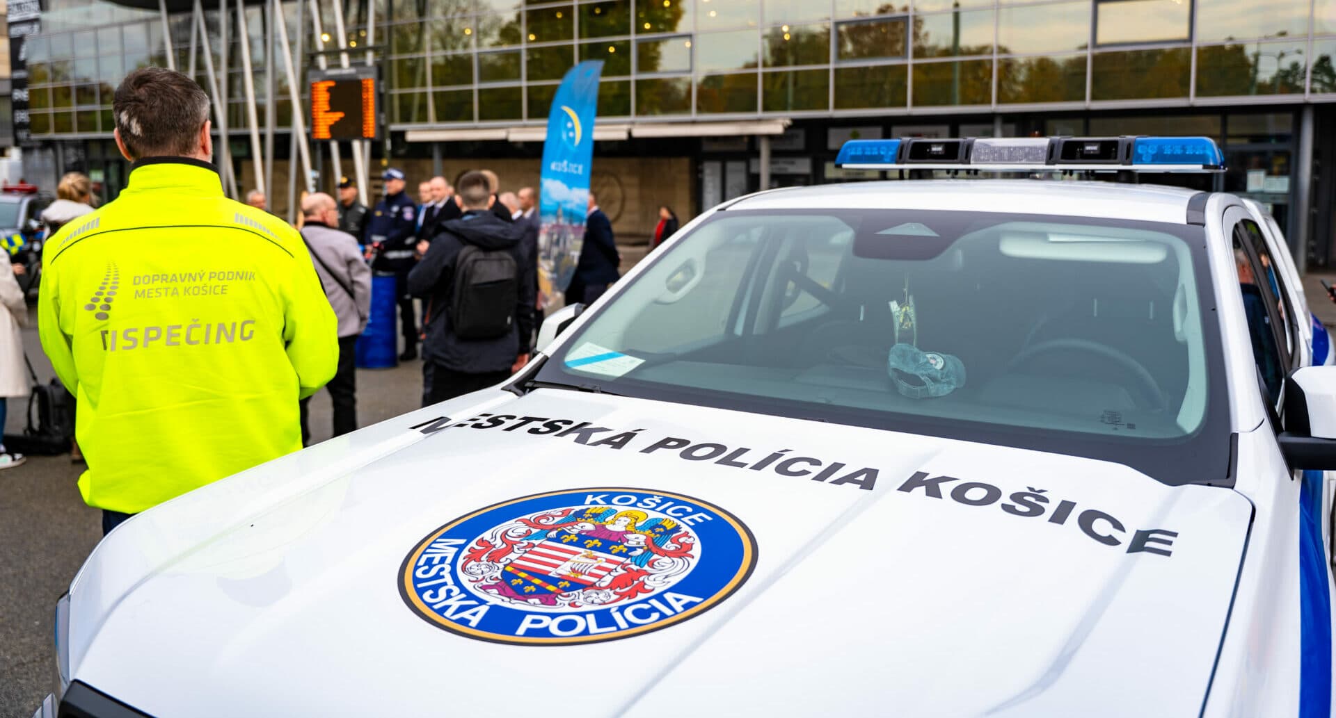 Po rozsiahlej kontrole mesta zaviedla mestská polícia 24-hodinové hliadky na železničnej stanici
