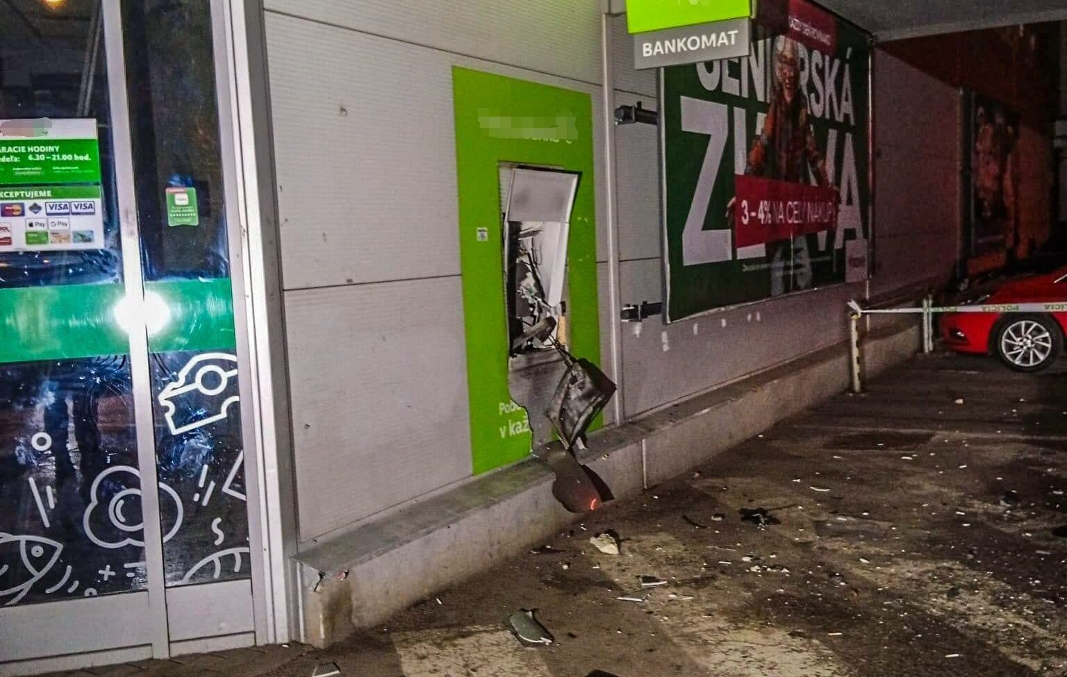 Polícia vyšetruje výbuch bankomatu na Sídlisku Nad jazerom