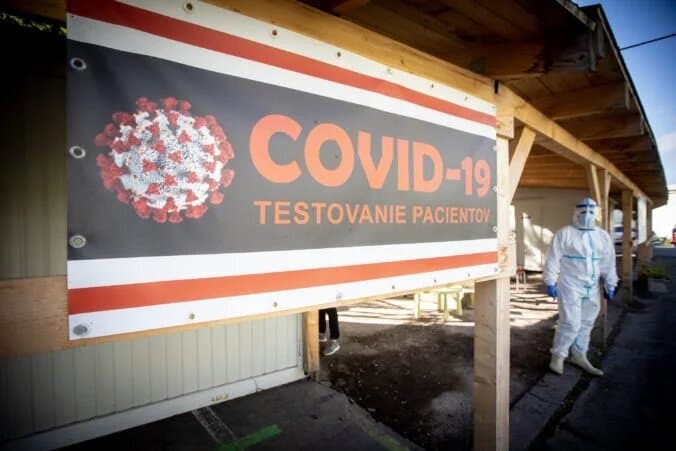 Počet nakazených za pondelok sa blíži k trom tisícom