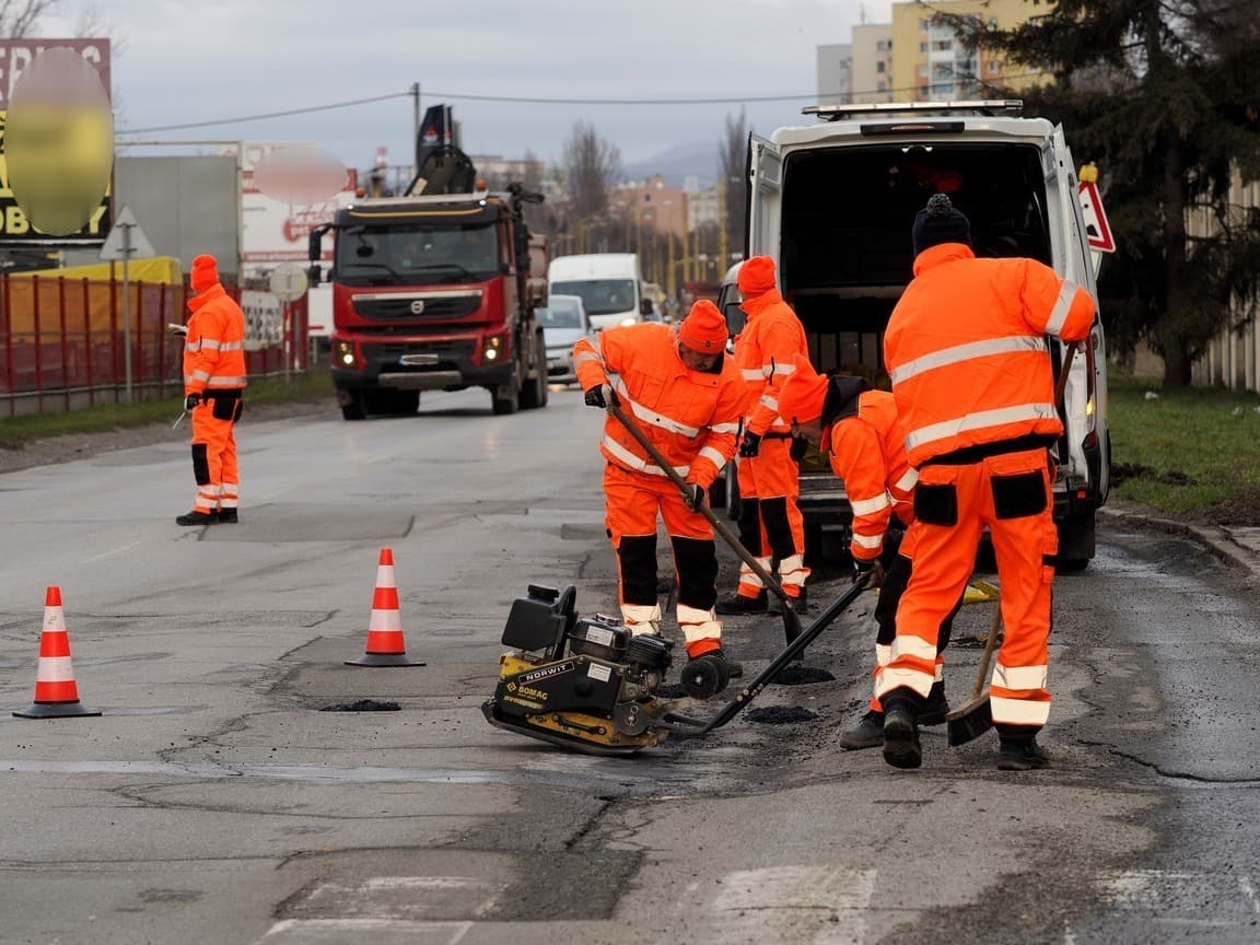 Mesto Košice plánuje vyčleniť na opravy ciest približne 3,9 milióna eur