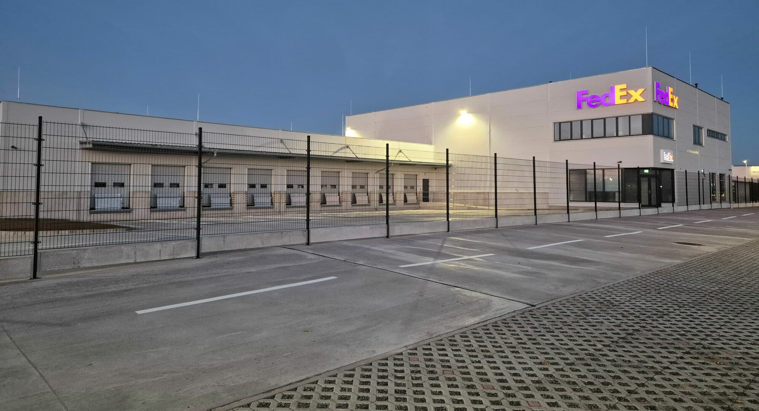 FedEx rozširuje svoje pôsobenie na Slovensku otvorením nového centra v Košiciach